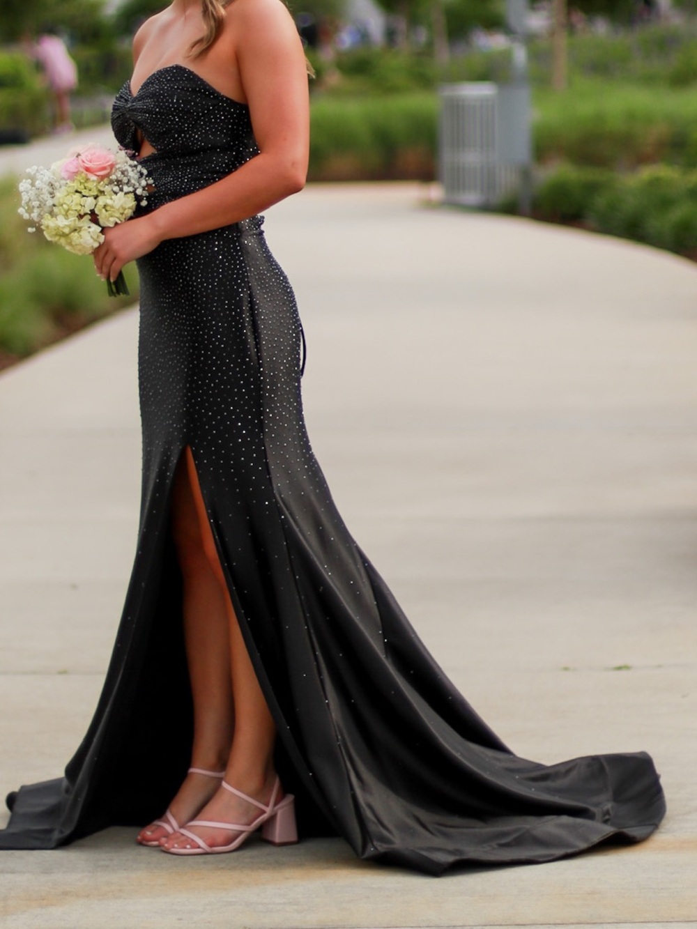 Elegant Black Strapless Evening Gown with Side Slit